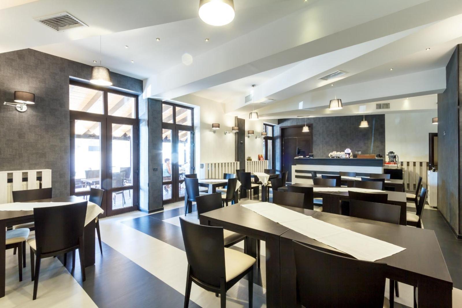 Ymy Hotels Târgu Jiu المظهر الخارجي الصورة