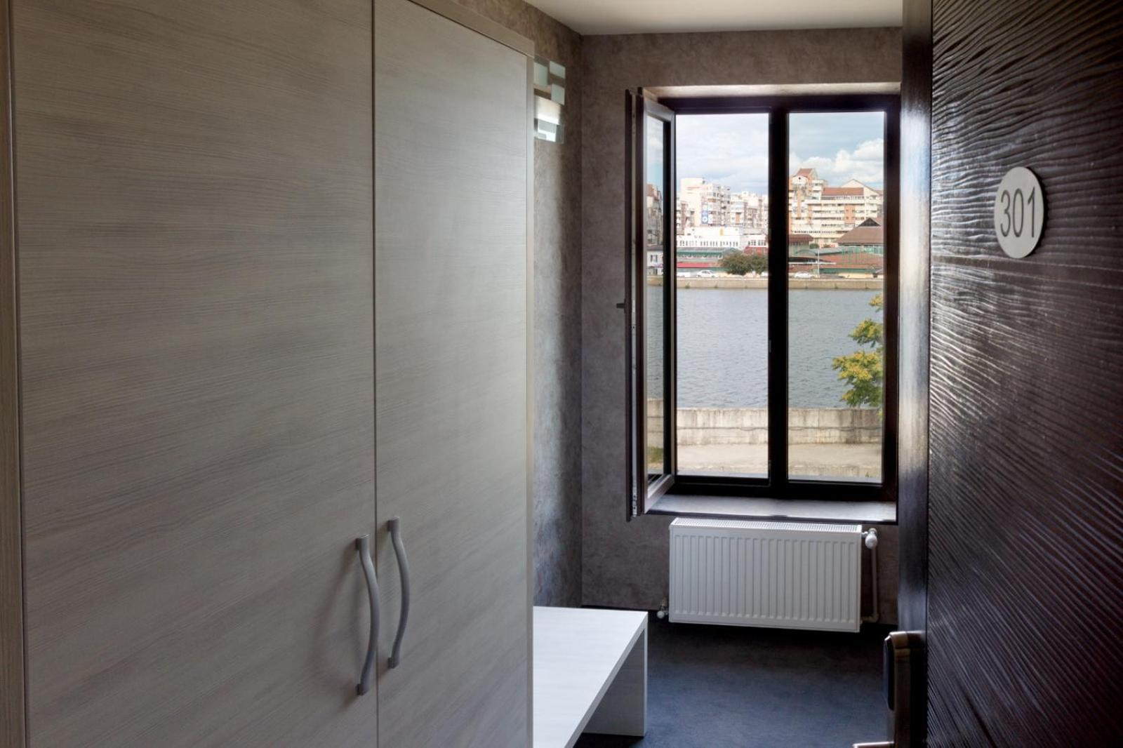 Ymy Hotels Târgu Jiu المظهر الخارجي الصورة