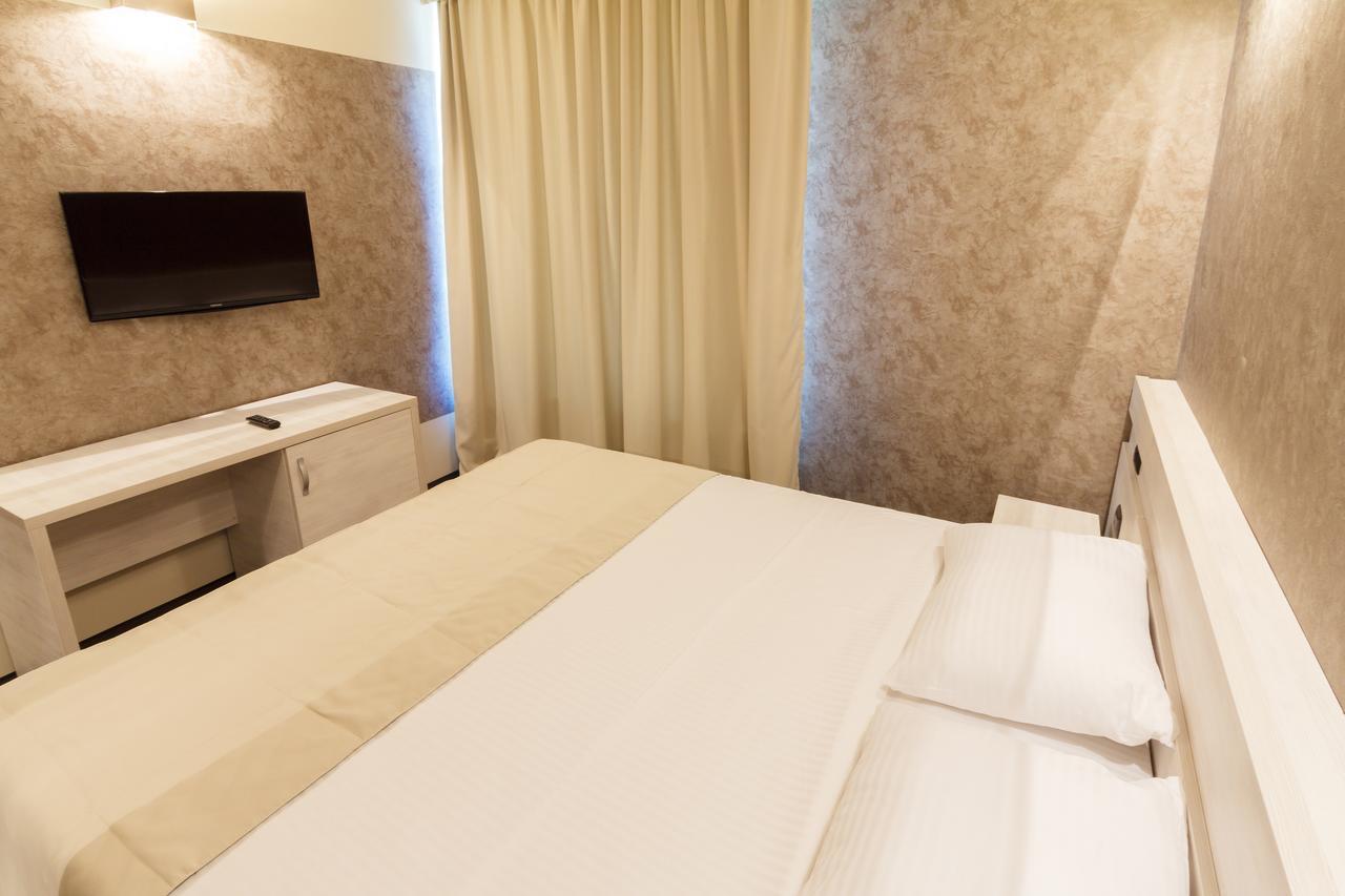 Ymy Hotels Târgu Jiu الغرفة الصورة